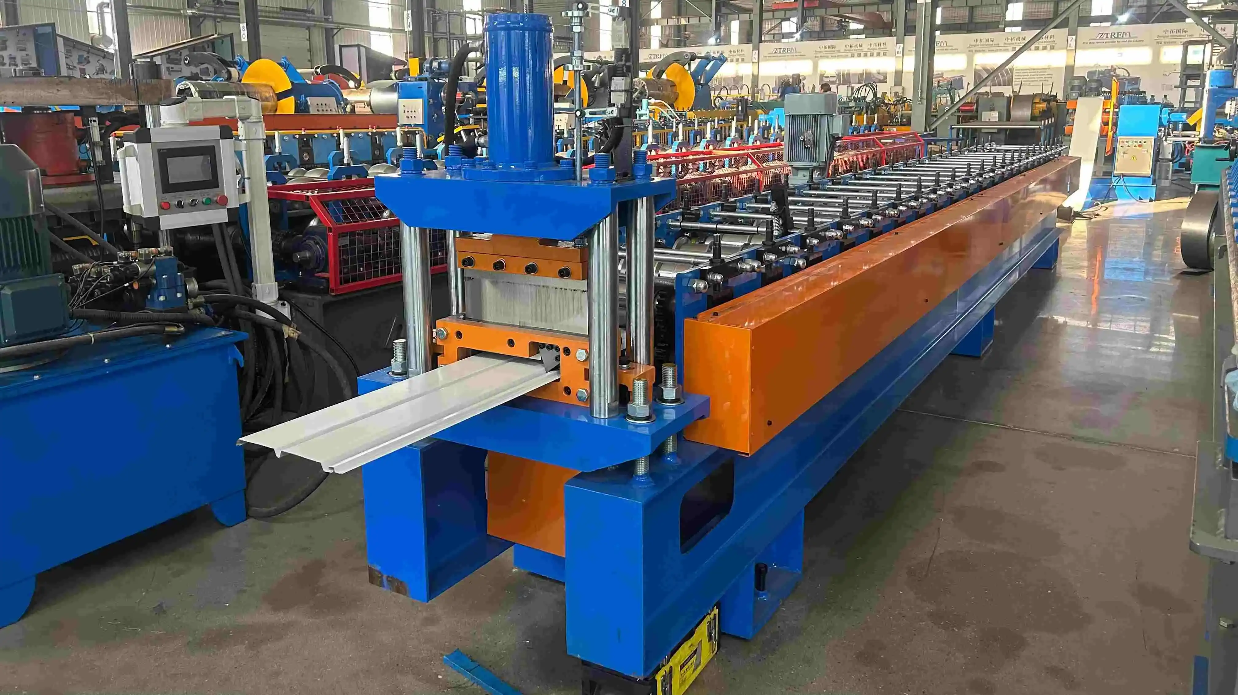 Scaling Up: From Small-Batch to Mass Production with a Roll Forming Machine